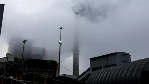 China creşte producţia de energie pe bază de cărbune, în ciuda promisiunilor privind reducerea emisiilor