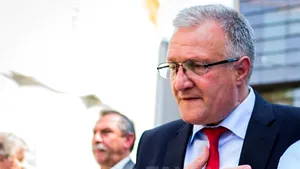 Fostul deputat Ioan Cindrea, judecat pentru că şi-a angajat soţia la biroul său parlamentar