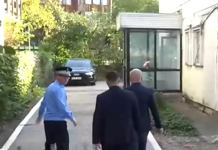NEWS ALERT Ilie Bolojan a ajuns la DNA Iași. Audiat ca martor în dosarul lui Fănel Bogos