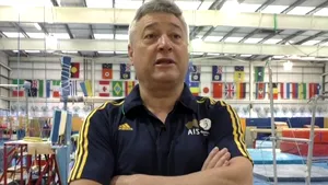 Este a doua oară în istorie când Team USA lasă România fără o medalie la gimnastică. În 2012, tocmai un român din delegaţia Americii i-a suflat „bronzul” Cătălinei Ponor 