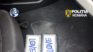 Rețea de trafic de cocaină destructurată de DIICOT. Droguri de 220.000 de euro, din București la Constanța