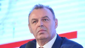 Lucian Şova, al treilea ministru la Transporturi: Minutul unui ministru este prea scump pentru a petrece ore în şir călătorind către diverse şantiere