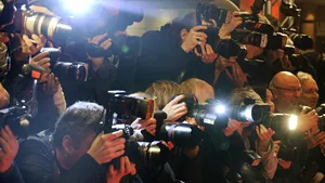 Cea de-a 60-a ediţie a Berlinalei, deschisă cu o poveste de dragoste ce se luptă cu timpul - VIDEO