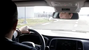 FOTO Sorin Grindeanu, test drive cu un Duster cu cutie automata