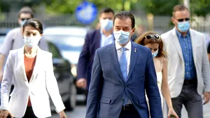 Campanie electorală fără electorat. Ce le propune premierul Orban lui Ciolacu şi Cazanciuc: Fără pixuri şi pliante, iar mitingurile cu maximum 50 de persoane