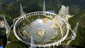 China a inaugurat cel mai mare telescop din lume, care va vâna extratereştri - VIDEO