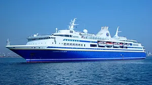 Pasagerii navei avariate în sudul Atlanticului, preluaţi de o altă navă de croazieră