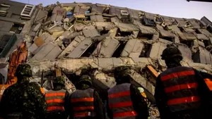 Salvaţi la două zile de la producerea cutremurului din Taiwan: O femeie şi un bărbat au fost găsiţi luni în viaţă sub dărâmături - VIDEO