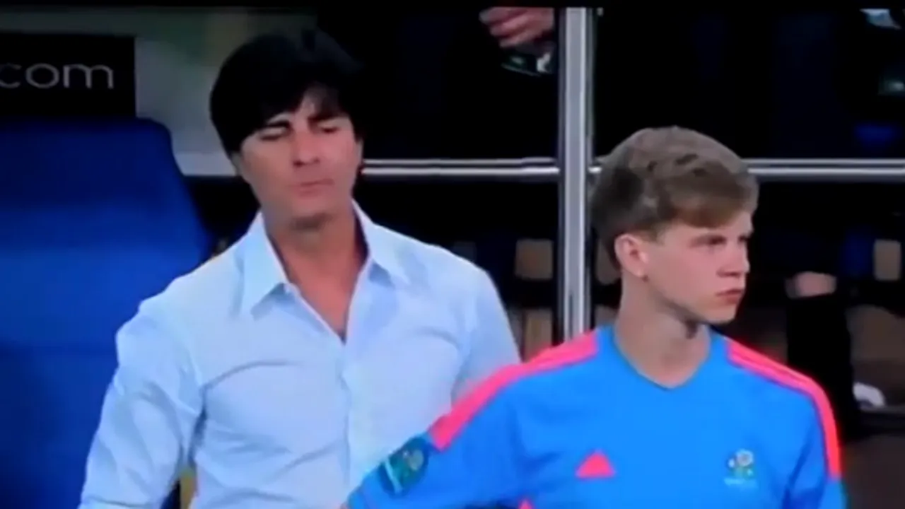 Joachim Low are timp de glume la EURO 2012. Ce a făcut selecţionerul Germaniei, echipă cu maxim de puncte - VIDEO