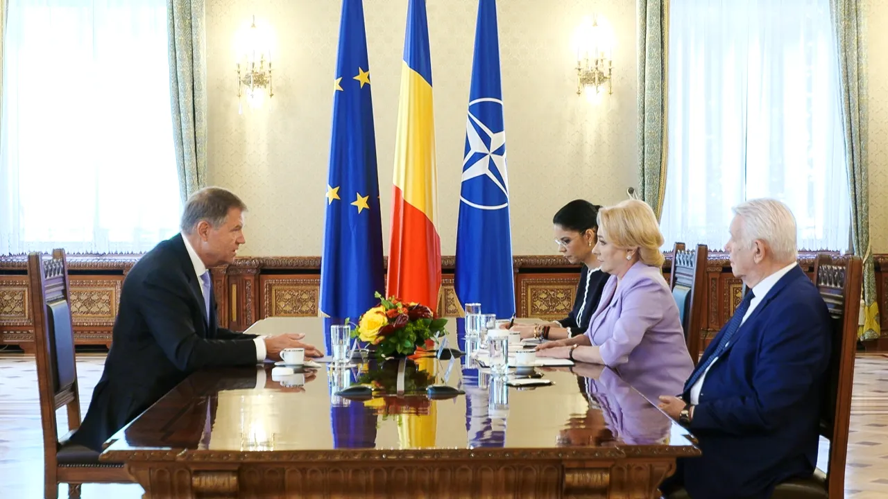 Iohannis, despre relaţia tensionată dintre PALATE: Nu stau să asist până dăm cu oiştea în gard/ Răspunsul preşedintelui legat de menţinerea cererii de demisie a premierului Dăncilă