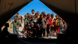 Criza refugiaţilor | Recep Tayyip Erdogan avertizează că până la 250.000 de persoane încearcă să fugă din regiunea siriană Idlib în Turcia