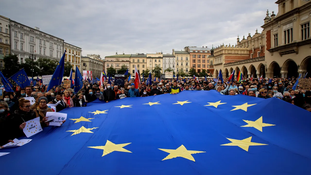 Uniunea Europeană cere Rusiei să reducă presiunile militare asupra Ucrainei
