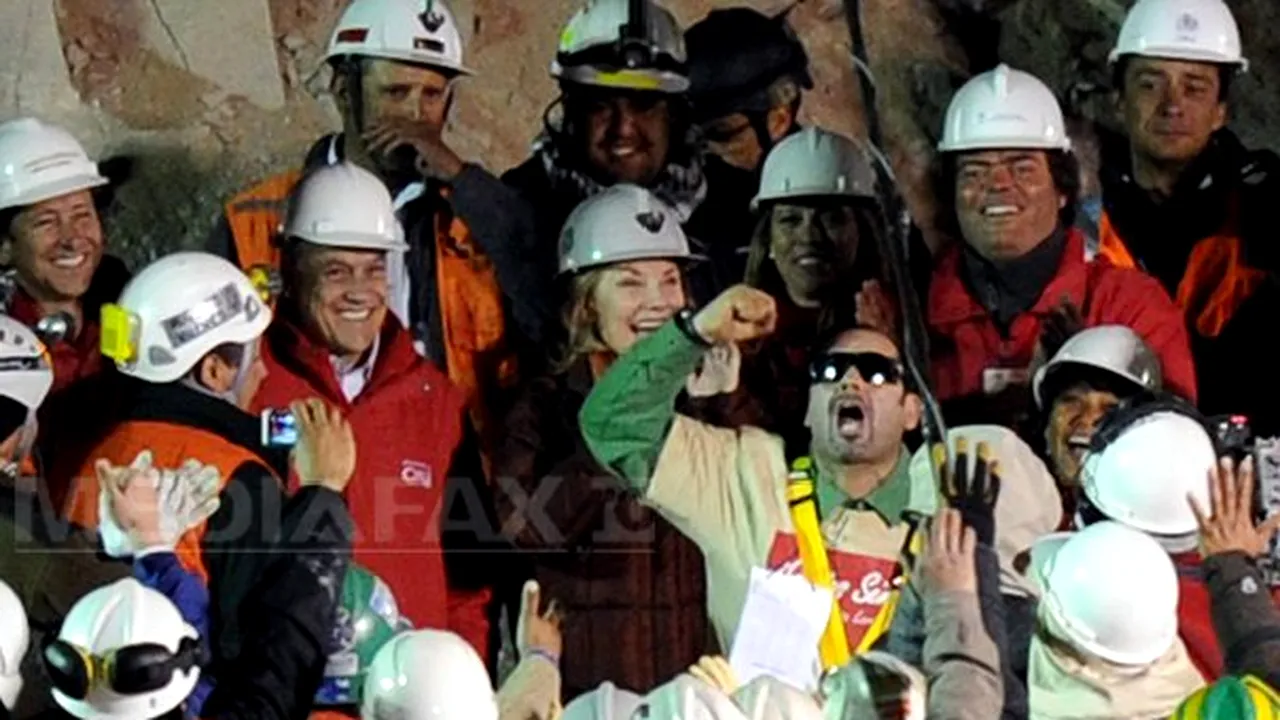Minerii blocaţi în subteran în Chile, aduşi pe rând la suprafaţă - VIDEO