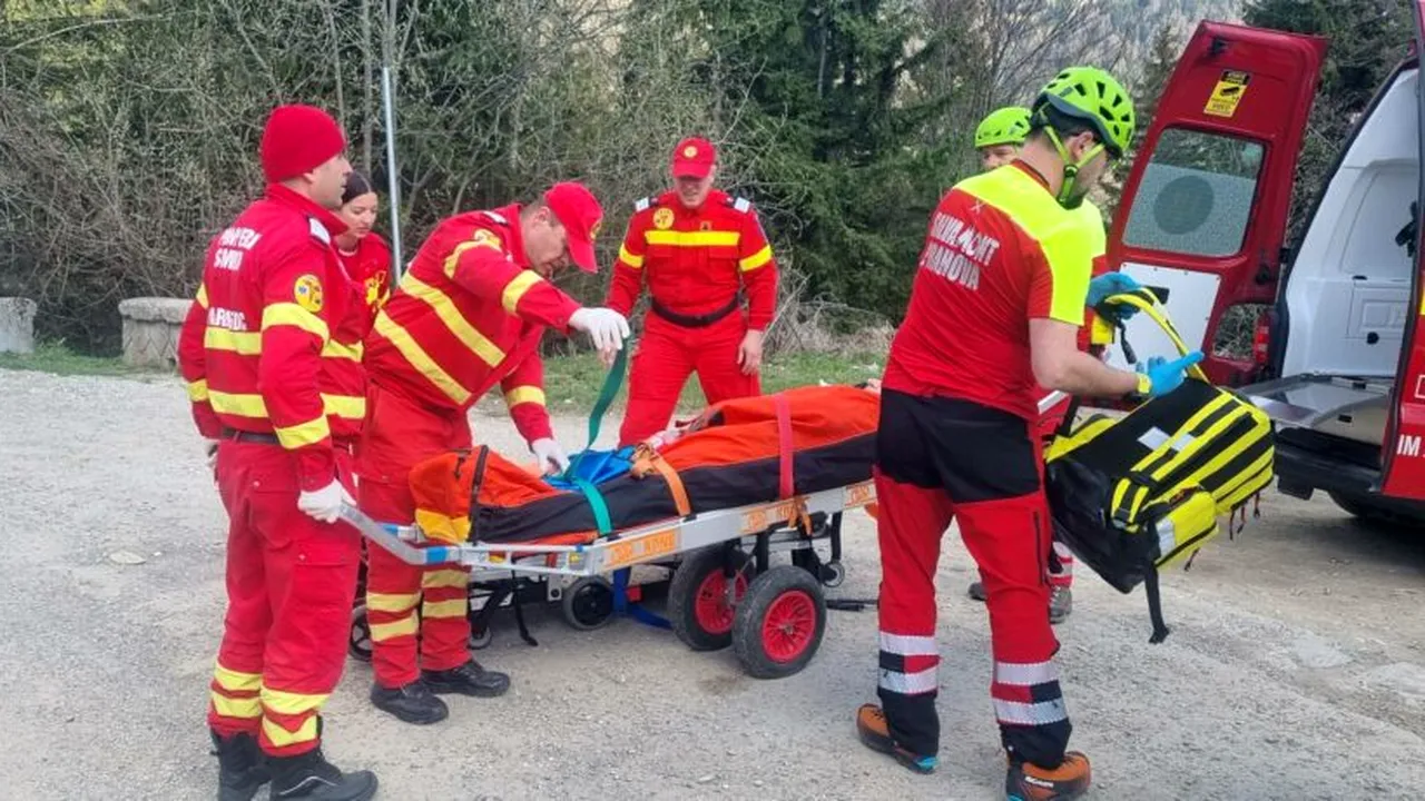 Un bărbat de 45 de ani a căzut într-o râpă din apropierea drumului spre Cota 1400