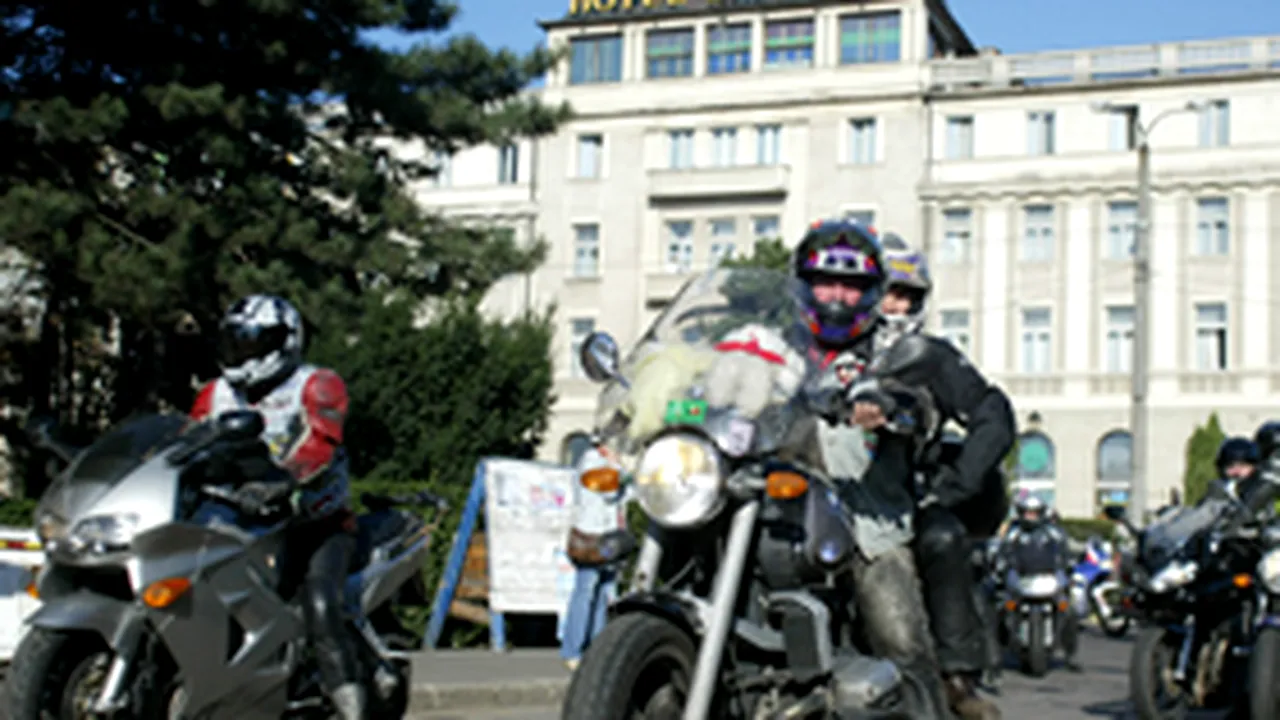 Peste trei mii de motociclişti la Crazy Bike Party