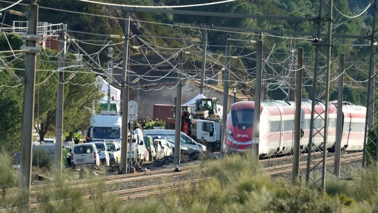 Spania începe cele trei zile de doliu național, în timp ce autoritățile continuă căutarea victimelor între fiarele celor două trenuri