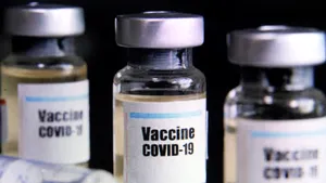 FDA va adăuga o nouă reacţie adversă pe lista vaccinurilor COVID-19 după ce au fost înregistrate cazuri rare de miocardită