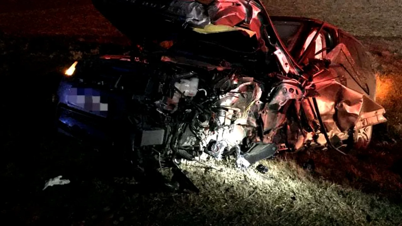 Accident pe DN3, în judeţul Constanţa: un bărbat a murit după ce două maşini s-au ciocnit frontal | FOTO
