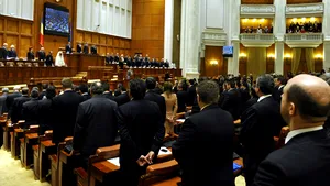 Senatorii au ţinut un moment de reculegere în memoria lui Gheorghe Dinică