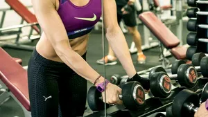 Doi bărbaţi au intrat în casa acestei tinere celebre din România pentru a-i schimba apometrele. Ce a urmat întrece orice imaginaţie: 