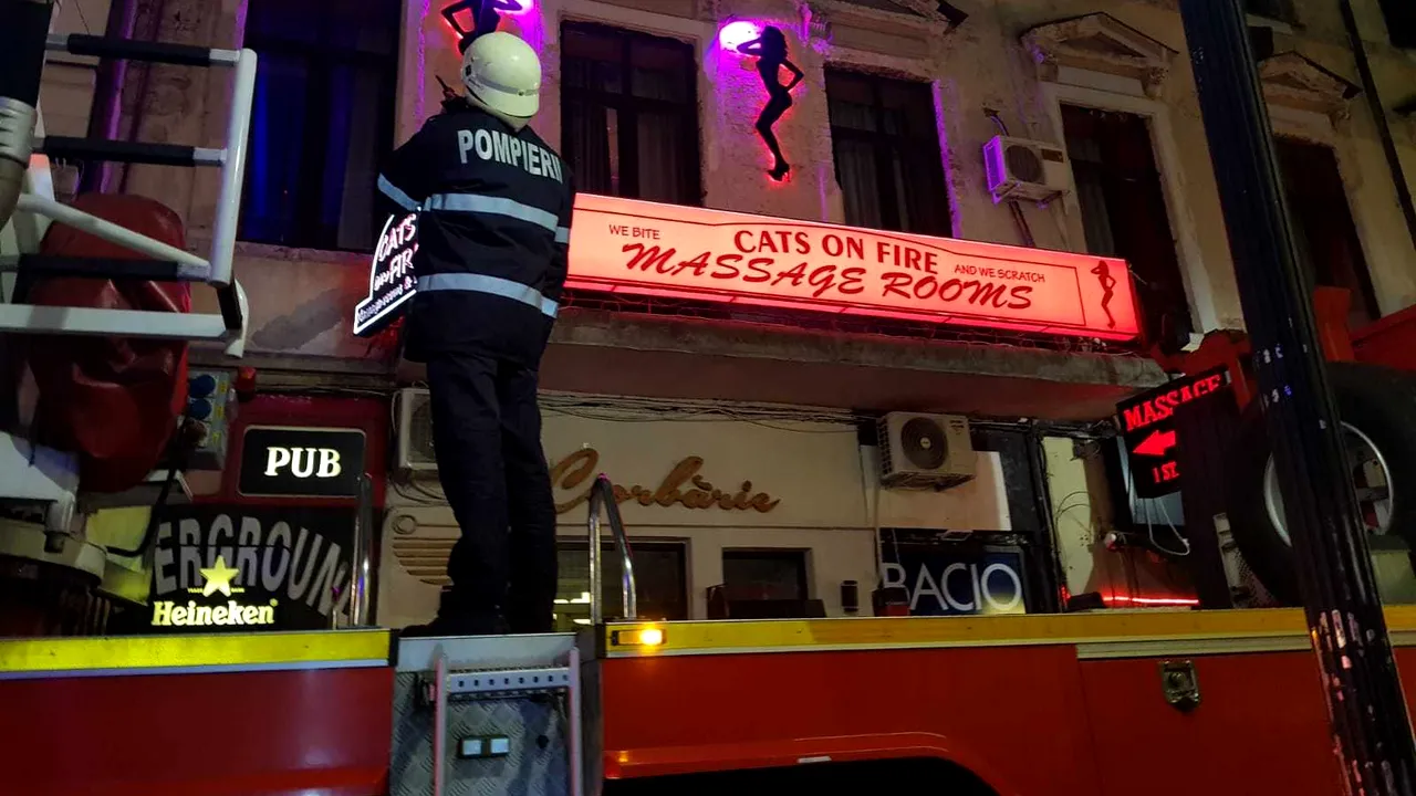 Cluburile şi restaurantele din Centrul Vechi, verificate de Poliţia Locală după INCENDIU. 17 persoane din blocul vecin, relocate 