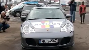 Porsche-ul Poliţiei Prahova a făcut senzaţie pe DN1. Bolidul atinge peste 300 km la oră şi e destinat prinderii vitezomanilor - VIDEO