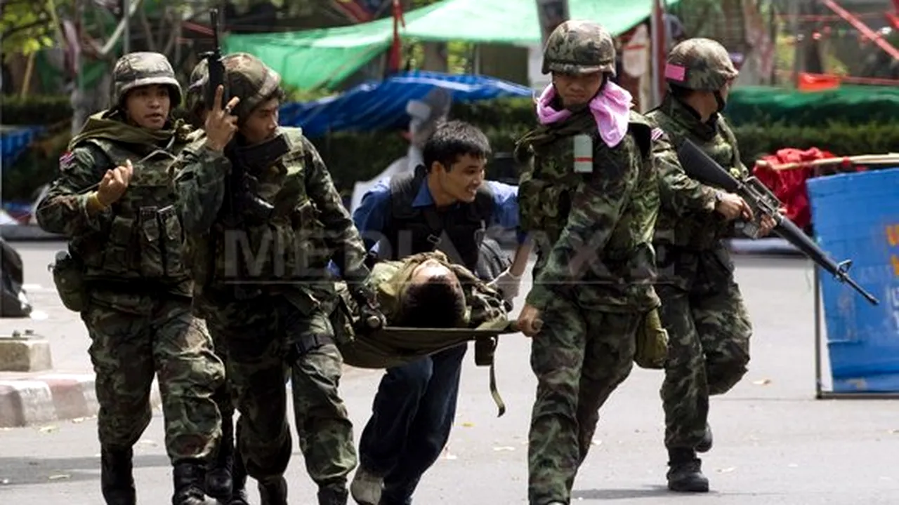 Nouă morţi, în confruntări la un templu situat în tabăra manifestanţilor din Bangkok