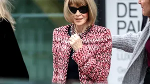 Anna Wintour se retrage din funcția de redactor-șef al revistei Vogue
