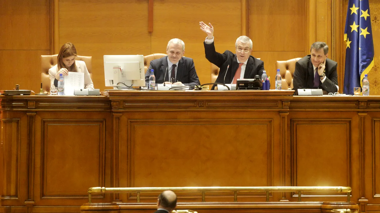Parlamentul a adoptat o DECLARAŢIE în care preşedintele Romaniei, CSM şi Ministerul Public sunt ACUZAŢI că uzurpă dreptul exclusiv al Parlamentului de a trage la răspundere Guvernul LIVE TEXT