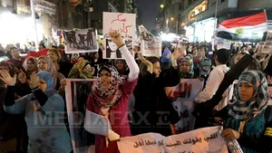 Mii de femei au protestat la Cairo faţă de agresiunile forţelor armate asupra protestatarelor