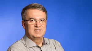 Primăria Constanţa a scos panourile publicitare de pe străzile din oraş. Multe nu aveau autorizaţie