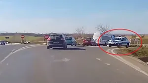 Poliţistul din Galaţi, prins pe contrasens la volanul autospecialei de serviciu, a fost identificat. Pedeapsa primită pentru încălcarea legii