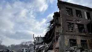 Kiev, un oraş înconjurat de ruşi: distrugeri semnificative în Makariv, un sat aflat la 50 de kilometri vest de capitală