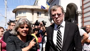 Hadăr: Nu poţi să trăieşti în ţara asta printre câini la orice colţ de stradă