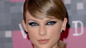 Taylor Swift este în prezent cel mai bine plătit muzician din lume