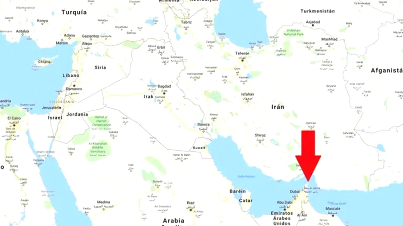 Parlamentul Iranului discută planuri de a colecta taxe de tranzit pentru navele care trec prin Strâmtoarea Ormuz