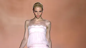 Andrej Pejic, un cunoscut top-model masculin, şi-a făcut operaţie de schimbare de sex