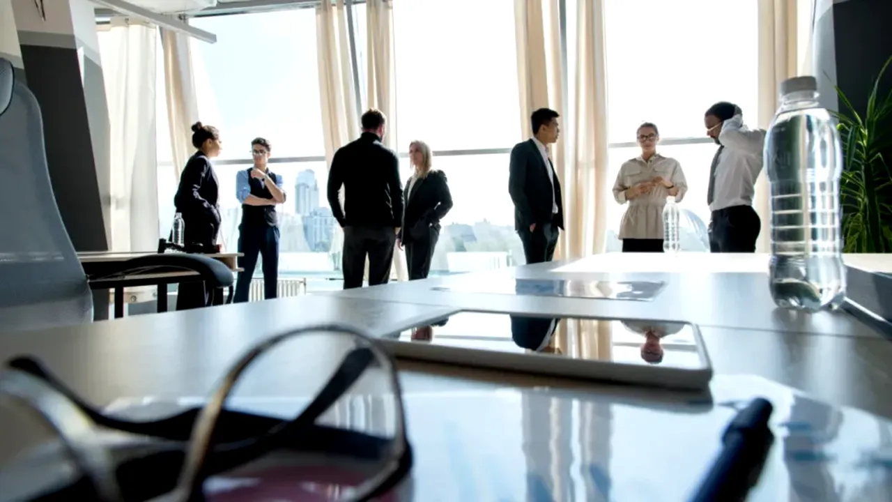 Prima reacție a specialiștilor în atragerea forței de muncă din străinătate după ce Guvernul a lansat un proiect de OUG pentru schimbarea legislației