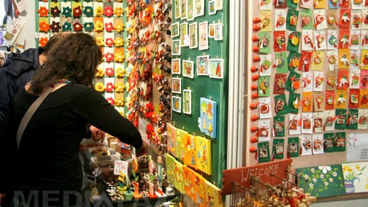 Mărţişoare în fel şi chip în tot Bucureştiul. Acelaşi spectacol cu tradiţie la Muzeul Ţăranului - GALERIE FOTO