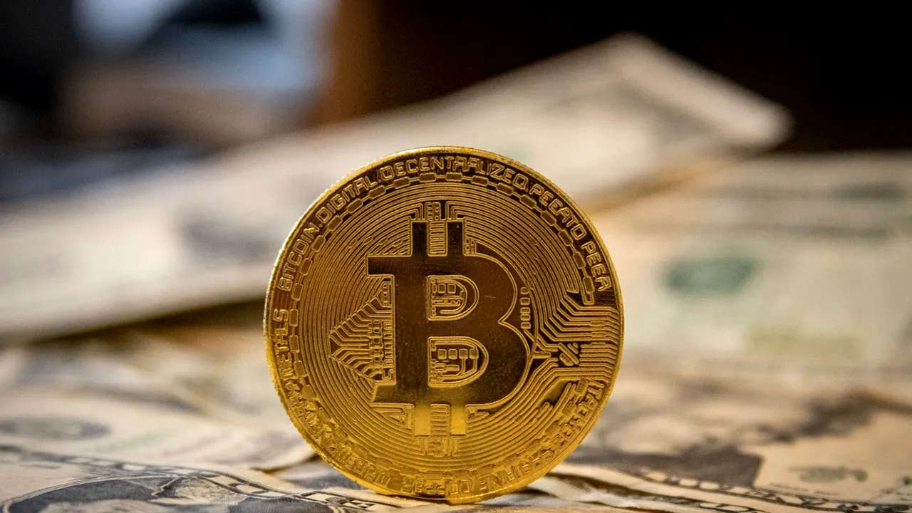 Bitcoinul se poate îndrepta spre 100.000 de dolari până la sfârşitul anului dacă reglementările din Statele Unite continuă să fie favorabile