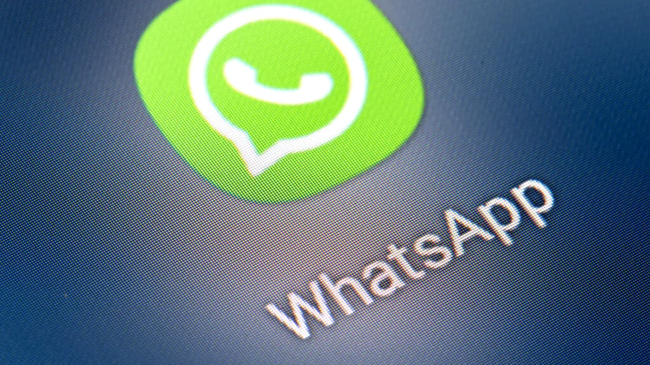 Meta șterge 6,8 milioane de conturi WhatsApp implicate în escrocherii