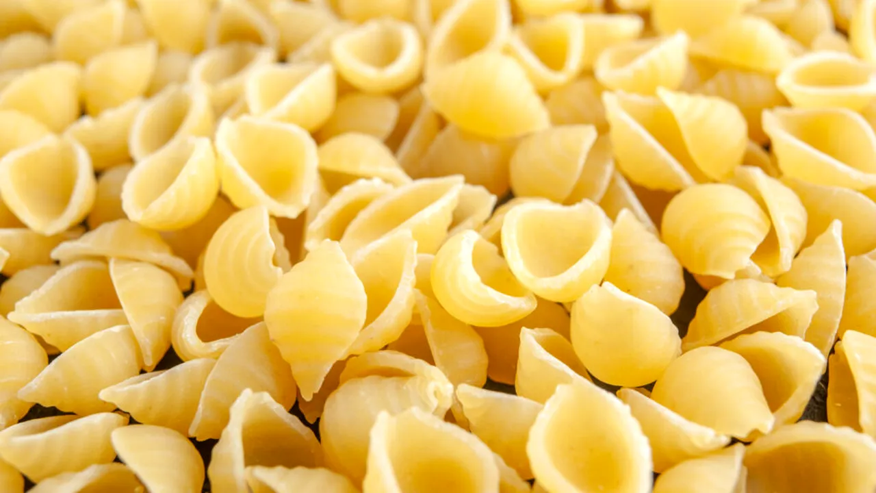 „Turismul bunicilor” schimbă vacanțele în Italia: Cât costă să înveți secretele pastelor în bucătăriile din Bari și de lângă Roma