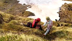 Sibiu. Tânăr blocat lângă Bâlea Lac, salvat de salvamontiști