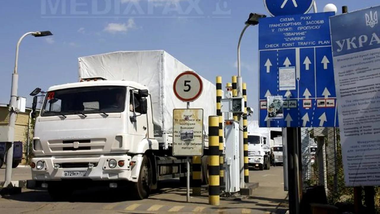 Moscova dezminte că vehicule din convoiul rus ar fi preluat echipamente militare din Ucraina