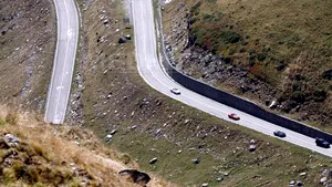 Sibiu: Traficul pe Transfăgărăşan, în zona unde au căzut pietre, a fost reluat pe un fir