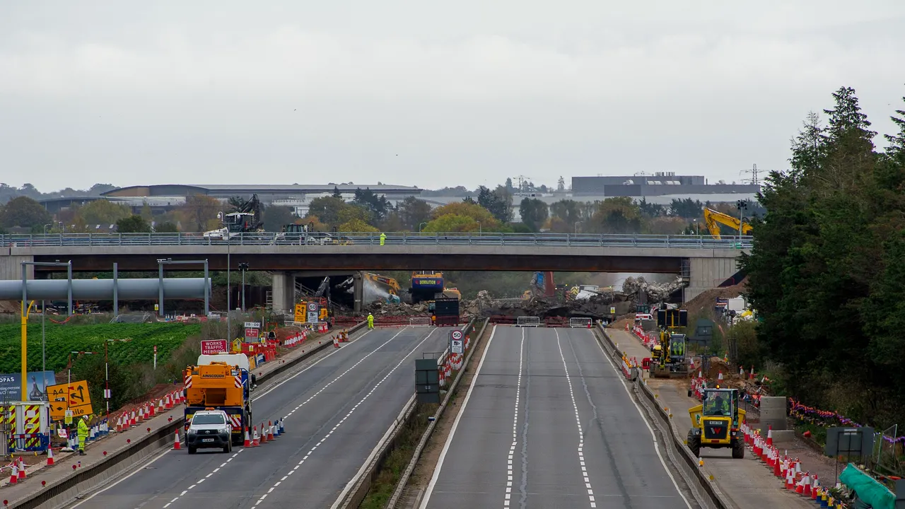 Deputaţii au decis - la 1 ianuarie încep procedurile pentru construcţia Autostrăzii Nordului care leagă Satu Mare de Suceava