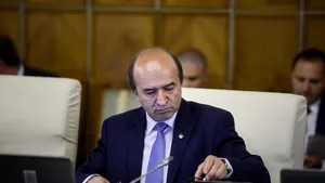 Tudorel Toader şi-a luat patru zile de CONCEDIU, după plenara Comisiei de la Veneţia şi după ce preşedintele i-a cerut demisia