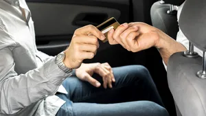 Taxiurile dintr-un mare oraş din ţară vor fi dotate obligatoriu cu GPS şi POS 