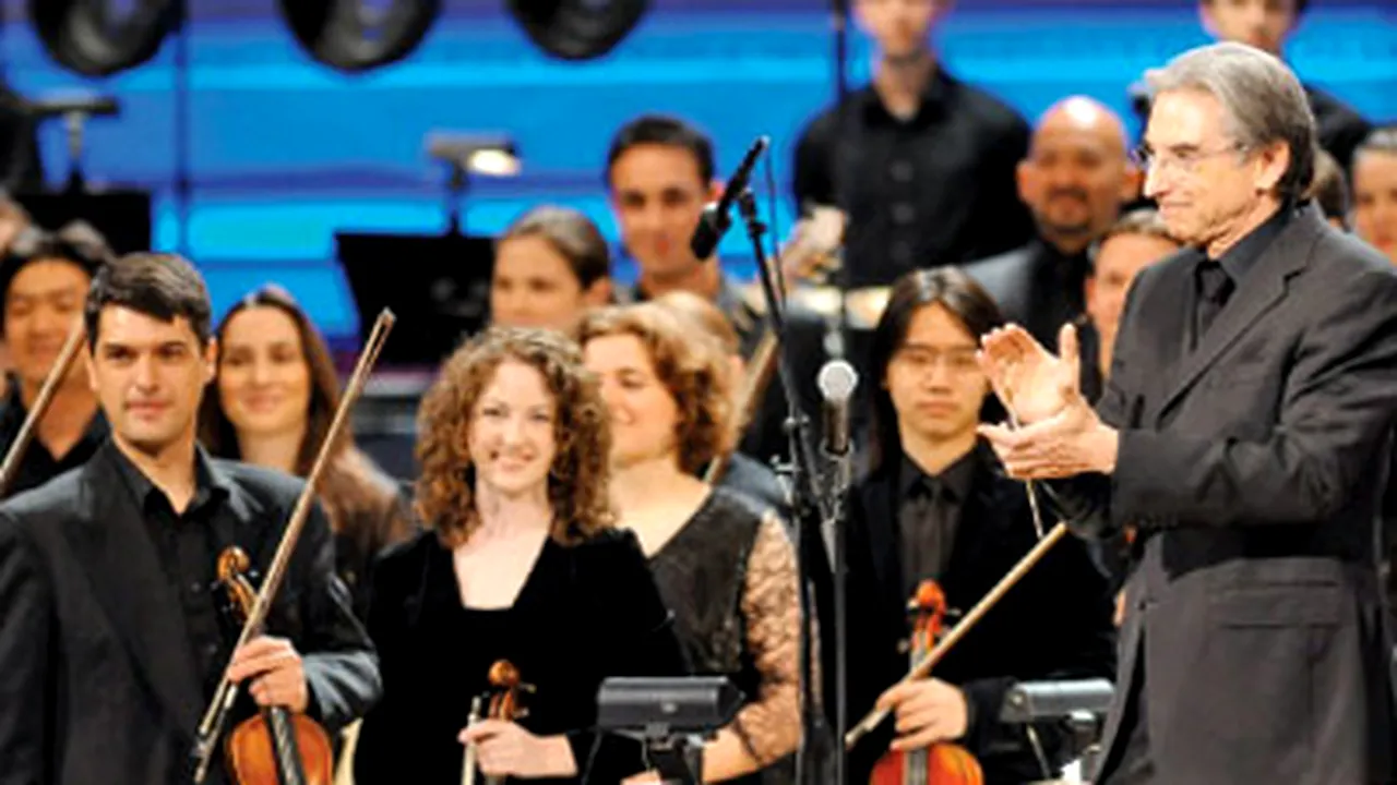 Românul Titus Flueraş, prim-violonist al Orchestrei YouTube