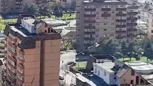 Vila de pe bloc. Ce au descoperit poliţiştii din Braşov după controlul la vila ce a ajuns celebră pe reţelele sociale